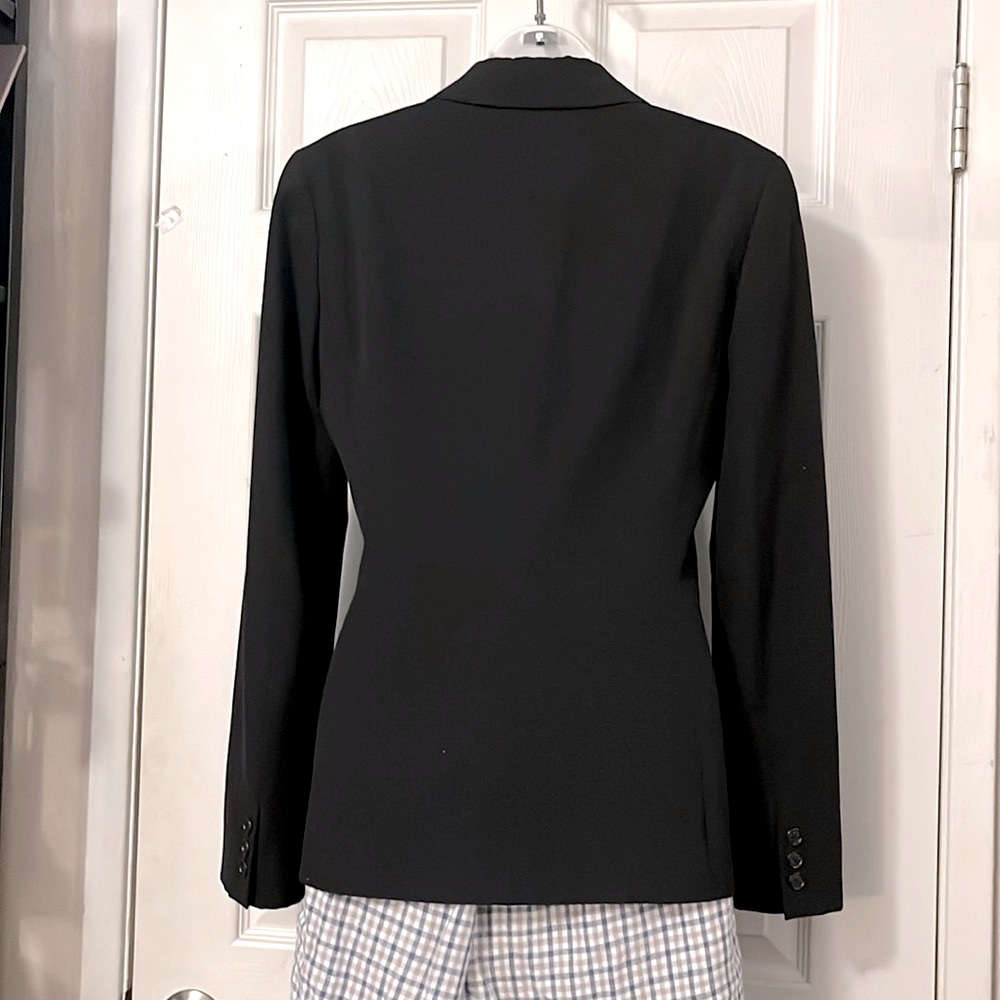 Tahari Black One Button Fully Lined Tailored Fitted Blazer Sz 6 - Picture 3 of 7